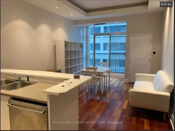 8 Wellesley St E, Toronto, ON