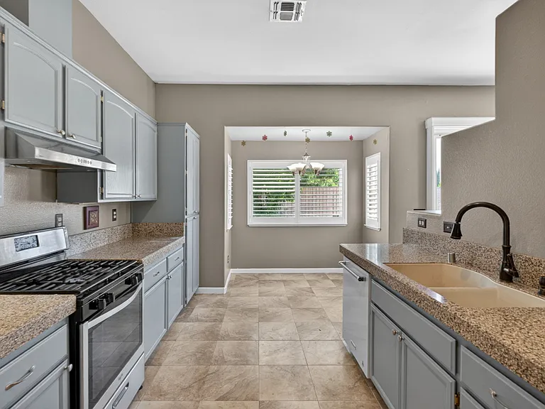 8505 Ardennes Way — Photo 6