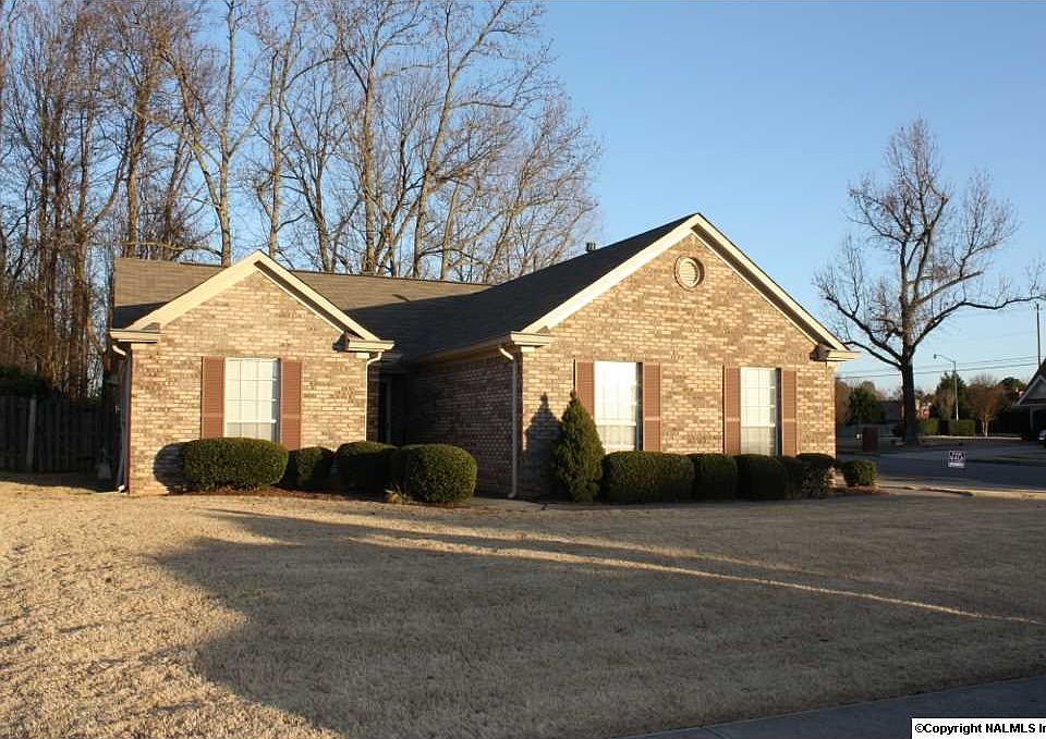 1st image of 102 Eastfield Dr