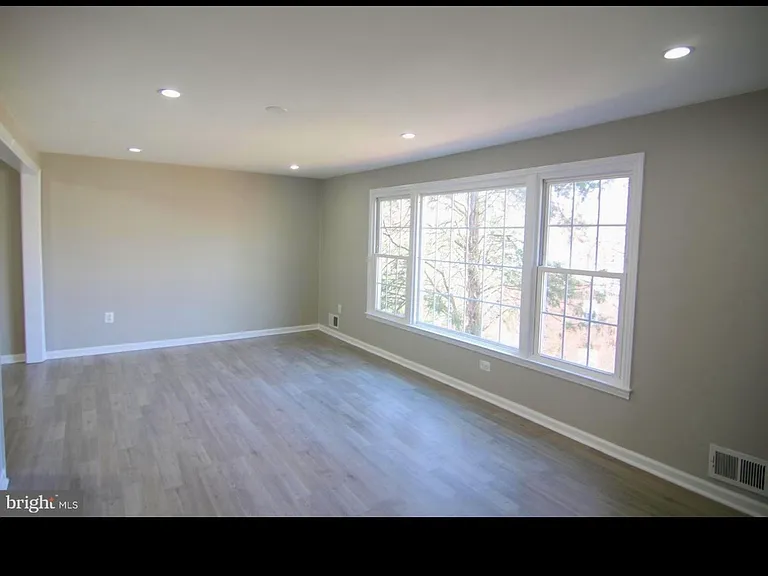 13108 Putnam Cir — Photo 2