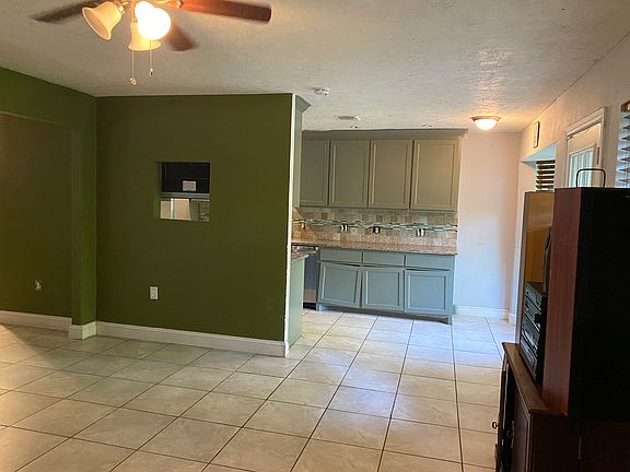 3rd image of 24412 Cottonwood Cove Ln