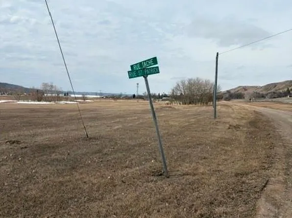 - St Patrick STREET, Lebret, SK S0G 2Y0