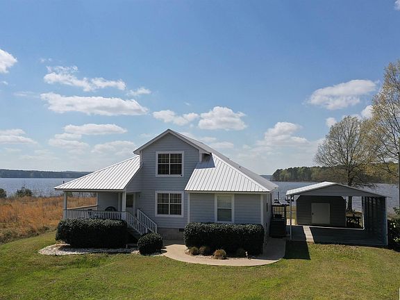 3rd image of 132 Lakeview Dr