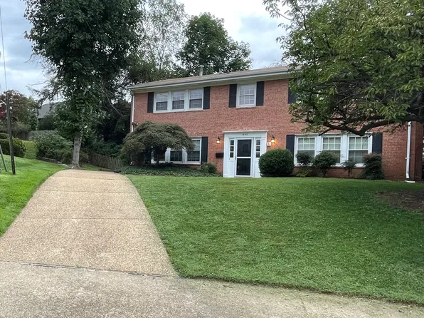 1040 Warbler Pl, Mc Lean, VA 22101