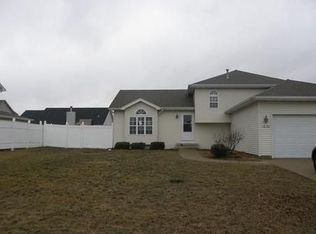 1030 S Sandstone Dr, Diamond, IL 60416