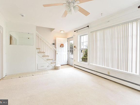 3rd image of 3902 Evelyn Dr