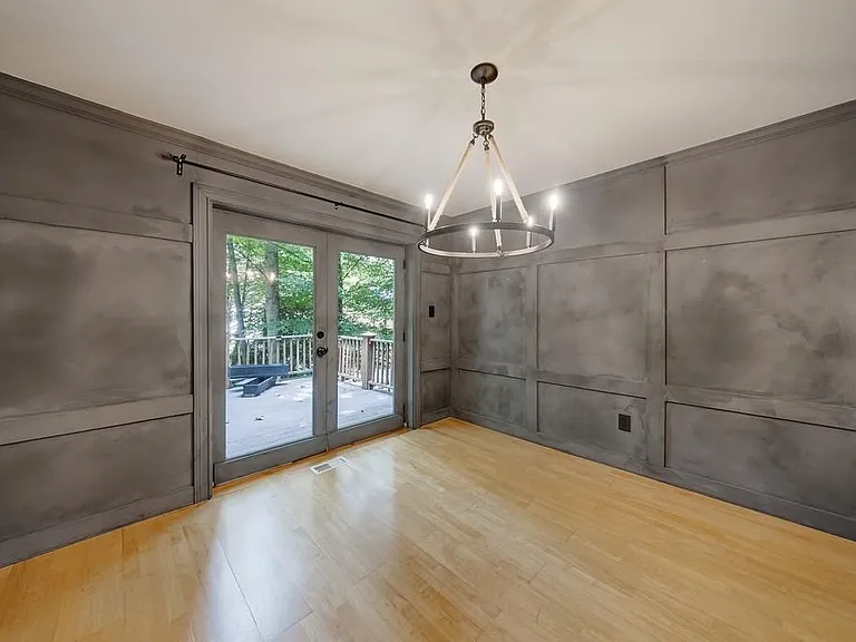 102 Vanessa Dr SE — Photo 13