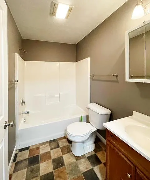 1836 Franklin St — Photo 11