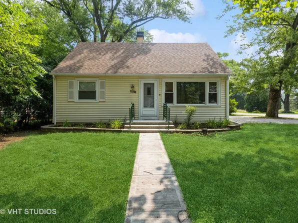 23365 N Summit Dr, Barrington, IL 60010