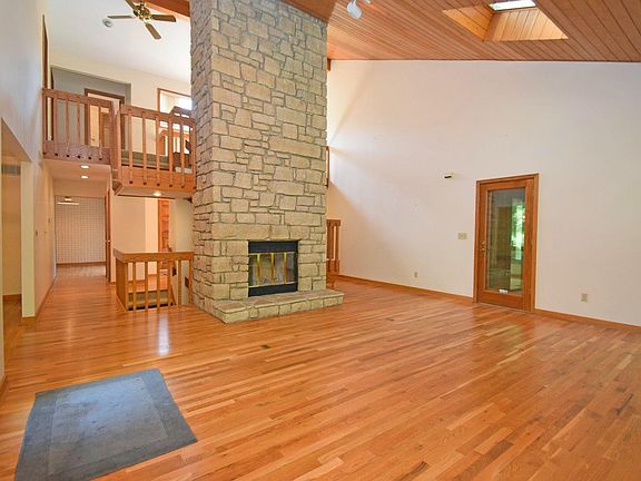 5th image of 9957 Indian Springs Dr