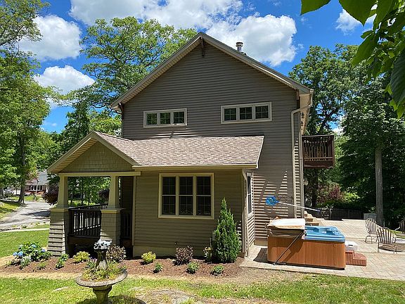 5th image of 34 Sylvan Dr