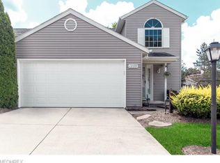 15599 Grosse Pointe Oval, Strongsville, OH