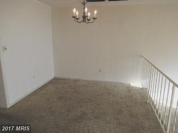 5th image of 22425 Greenview Ct