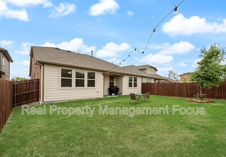 7205 Bledington Ln — Photo 30