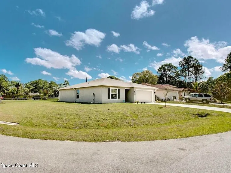 271 Wendover Rd SW — Photo 15