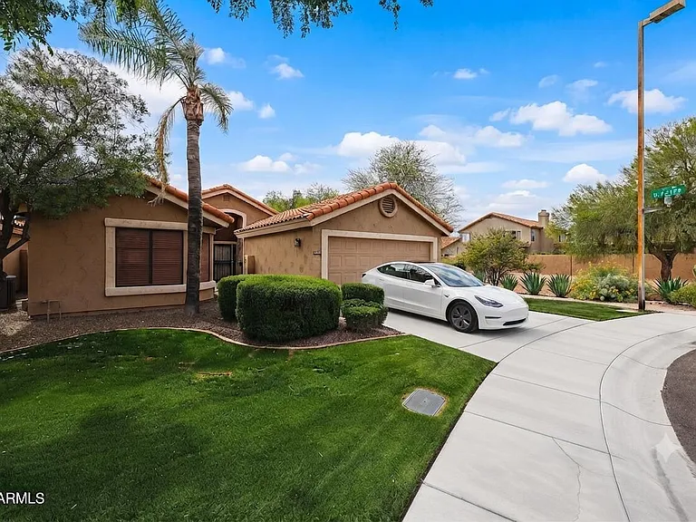 9429 E Camino Del Santo — Photo 2