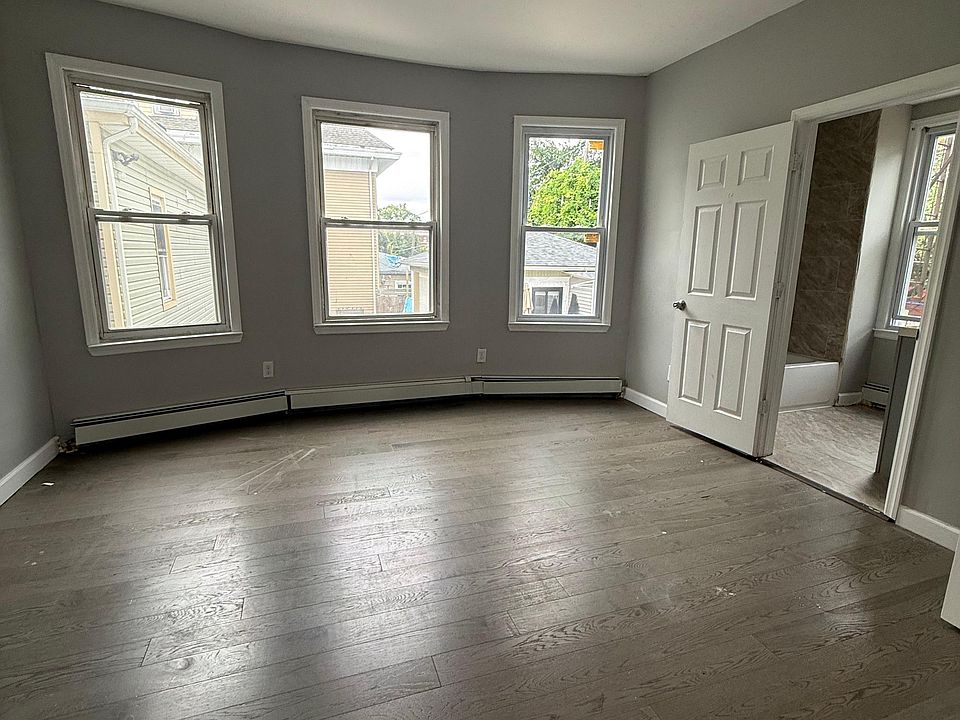 1st image of 905 S 16th St #1F
