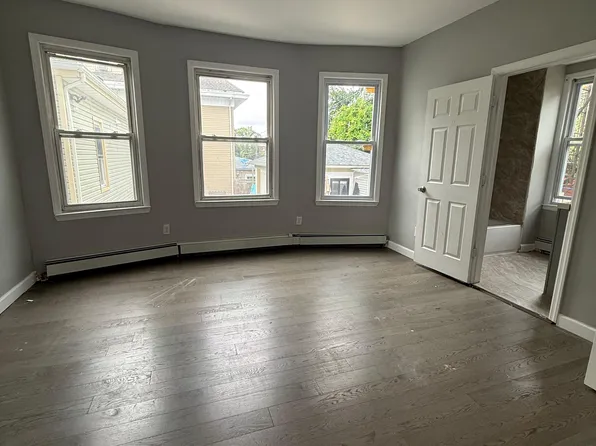 905 S 16th St, Newark, NJ