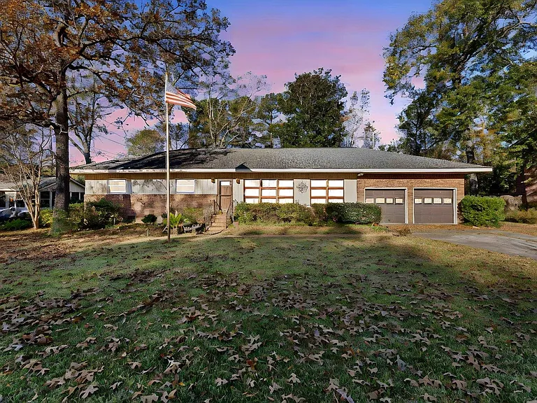 1115 Gardendale Dr — Photo 1