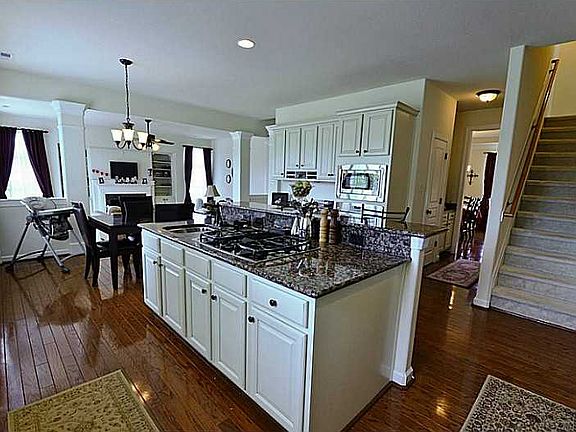 5th image of 2429 Highland Cape Ln