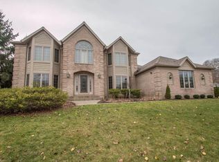 19037 Seven Oaks Dr, Strongsville, OH