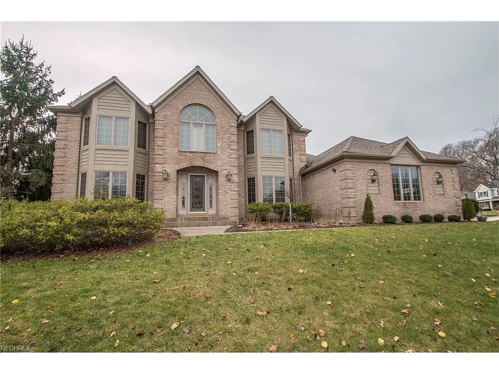 19037 Seven Oaks Dr photo 1