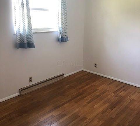 5th image of 1008 Leonard Ave