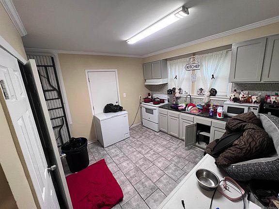 3rd image of 1505 N 32nd St