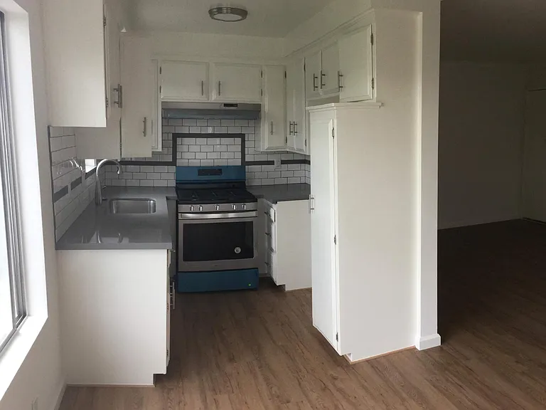 942 N Gardner St #204 — Photo 6