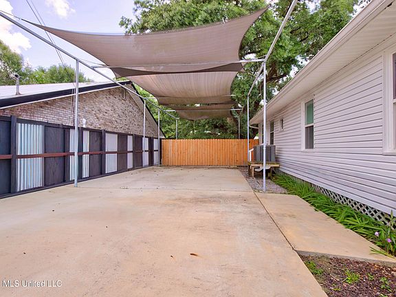 4th image of 918 Sears Ave