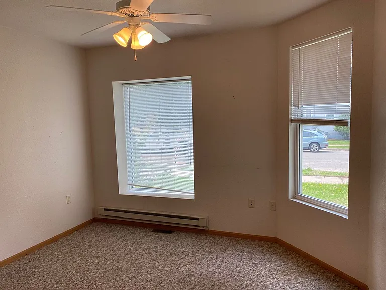 127 E Rives St — Photo 5