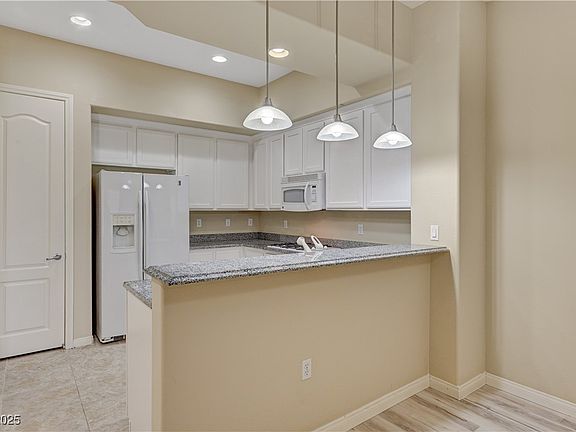 4th image of 20 E Serene Ave Unit 401