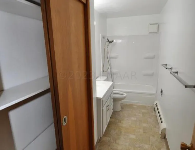 918 Oak St N #2 — Photo 6