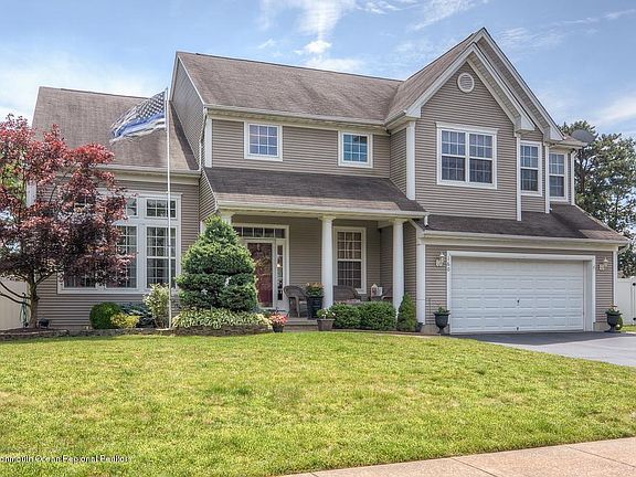 2nd image of 160 Hundred Oaks Dr