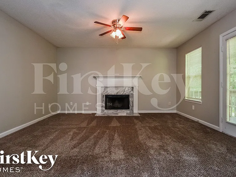 7976 Mustang Ln — Photo 3