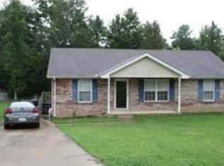 610 Woodhaven Dr, Clarksville, TN 37042