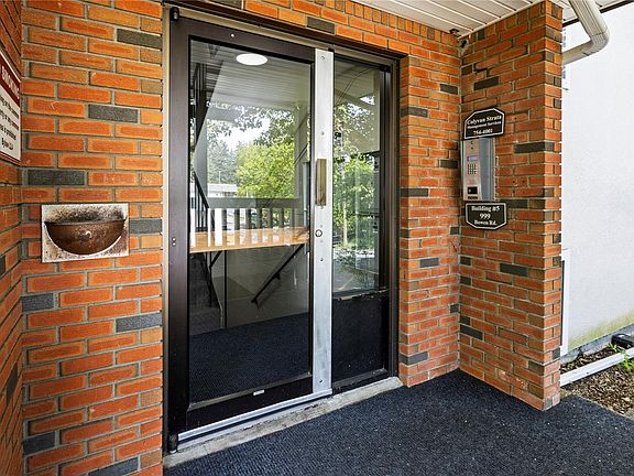 4th image of 999 Bowen Rd #5101