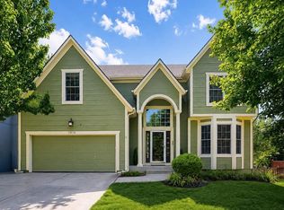 1915 W Ferrel Dr, Olathe, KS 66061