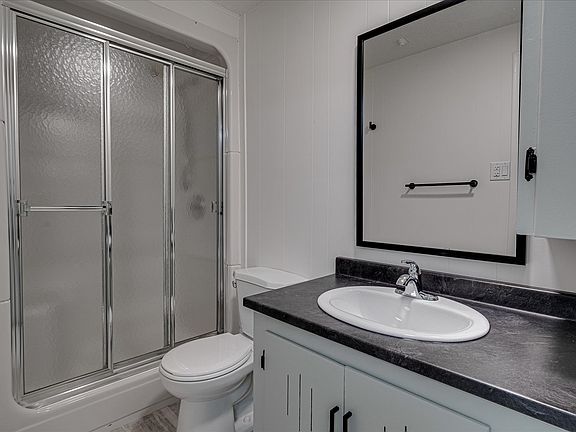 4th image of 344 Carleton Dr #B