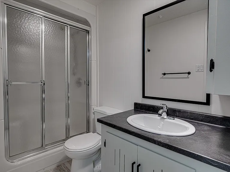 344 Carleton Dr #B — Photo 4
