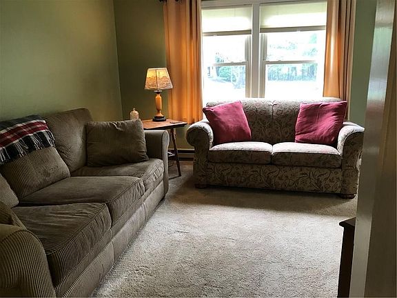 3rd image of 10 Oak Dale Drive #10