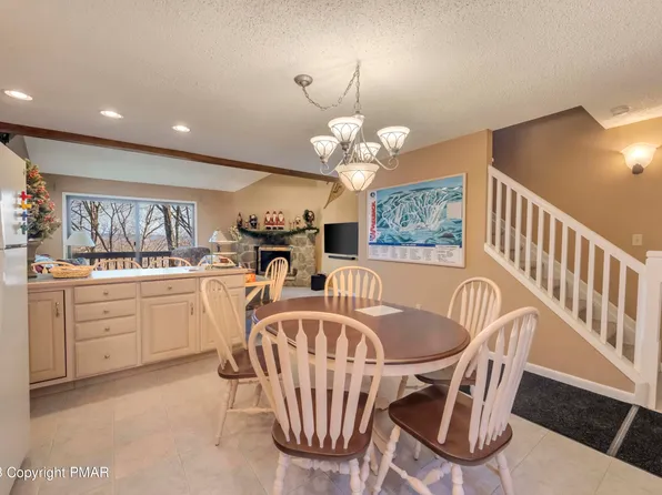 178 Upper Village Way, Tannersville, PA 18372