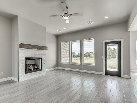 5th image of 1035 Heritage Hills Dr