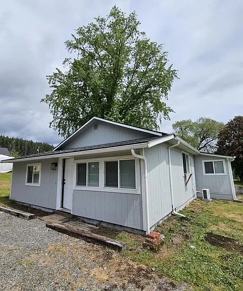 150 NE 4th Ave — Photo 3