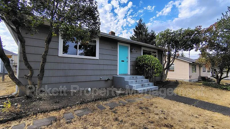 2 bed, 1.0 bath, 928 sqft, $1,800 — Photo 2