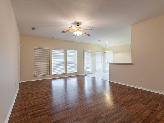3rd image of 129 Red Cloud Dr