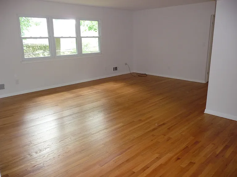 1953 Whitney Ave #A3 — Photo 3