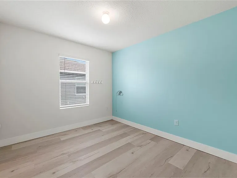 2878 Suncoast Plains Dr — Photo 34