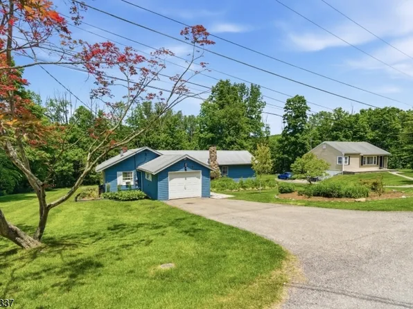 1 Maple Dr, Vernon Twp., NJ 07461