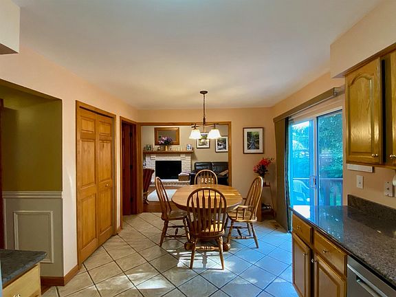5th image of 2068 Brookfield St